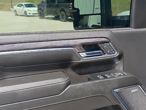 Used 2024 Chevrolet Silverado 2500 LTZ w/ LTZ Plus Package image 9