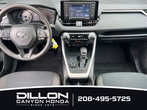 Used 2022 Toyota RAV4 LE AWD/4WD image 5