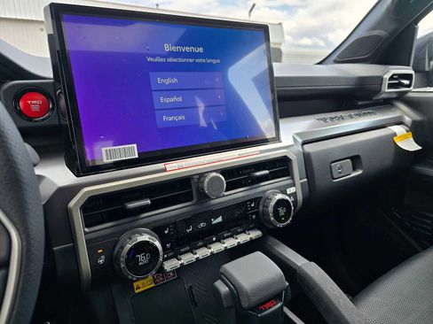 Used 2025 Toyota Tacoma TRD Sport image 30