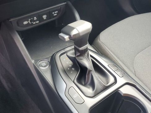 Used 2025 Kia K4 LXS image 29