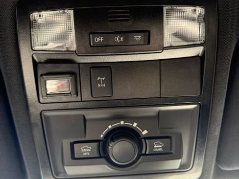 Used 2021 Toyota Tacoma TRD Off-Road AWD/4WD image 30