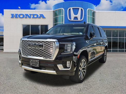 Used 2021 GMC Yukon XL Denali w/ Denali Premium Package AWD/4WD image 22
