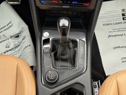 Used 2023 Volkswagen Tiguan SE R-Line AWD/4WD image 33