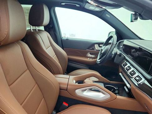 Used 2025 Mercedes-Benz GLE 450e 4MATIC w/ Driver Assistance Package image 22