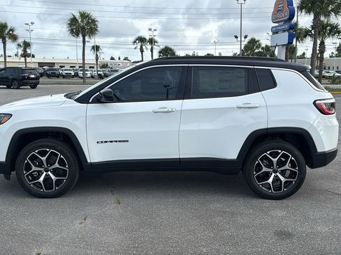 New 2026 Jeep Compass Limited AWD/4WD image 3
