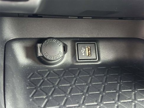 Used 2025 Toyota RAV4 LE image 8