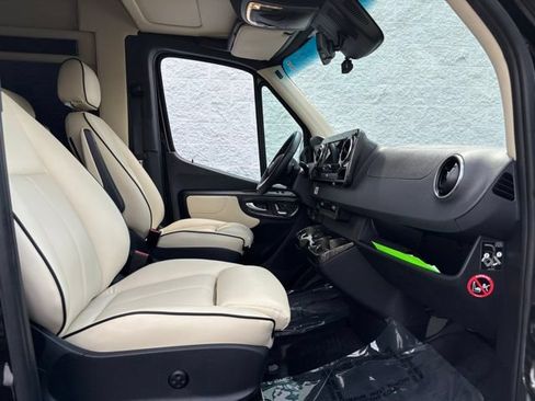 Used 2024 Mercedes-Benz Sprinter 3500 image 20
