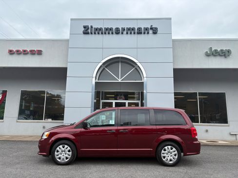 Used 2019 Dodge Grand Caravan SE FWD image 1