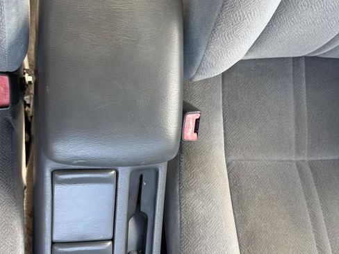 Used 2000 Toyota Camry CE FWD image 32