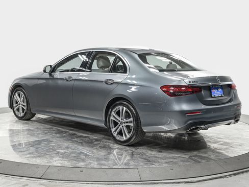 Used 2022 Mercedes-Benz E 350 4MATIC Sedan image 4