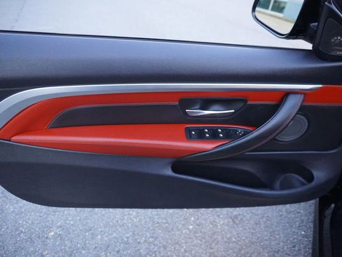 Used 2015 BMW M4 Convertible image 27