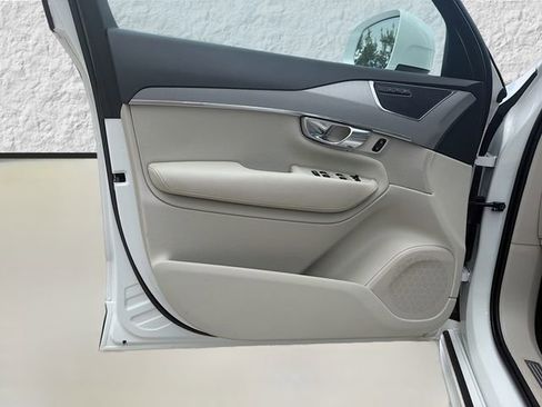 Used 2021 Volvo XC90 T5 Momentum w/ Climate Package FWD image 23