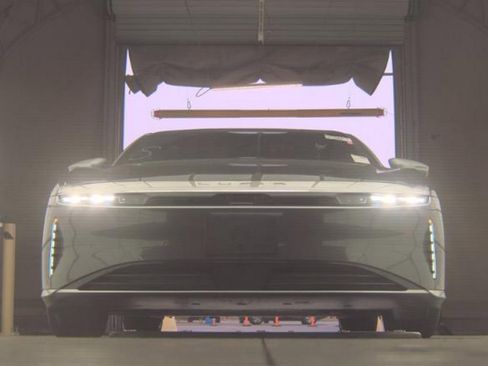 Used 2023 Lucid Air Grand Touring image 4