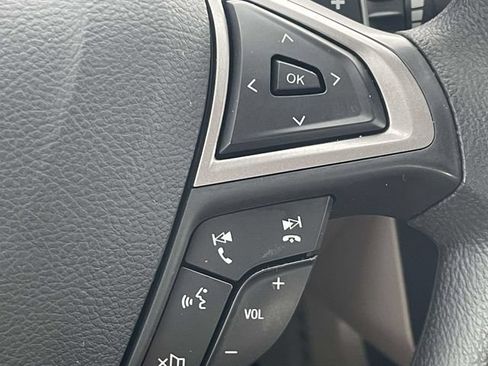 Used 2017 Ford Fusion SE w/ Fusion SE Technology Package FWD image 23
