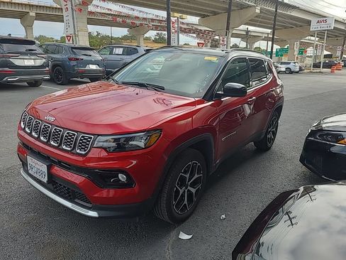 Used 2025 Jeep Compass Limited AWD/4WD image 2