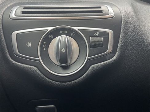 Used 2019 Mercedes-Benz C 300 Sedan image 34