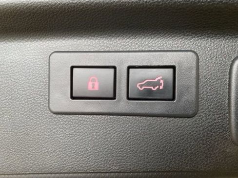 Used 2024 Subaru Forester Touring image 8