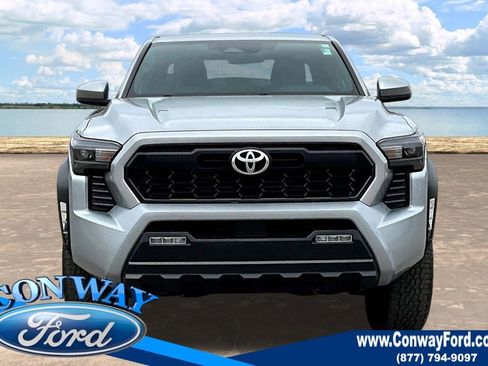 Used 2024 Toyota Tacoma TRD Off-Road image 2