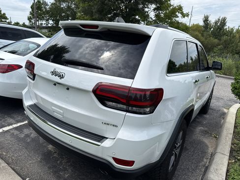 Used 2021 Jeep Grand Cherokee Limited RWD image 4