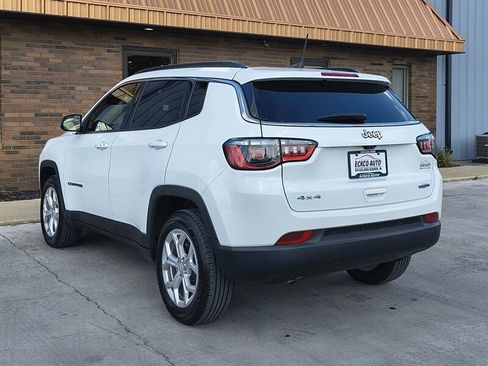 Used 2024 Jeep Compass Latitude image 4