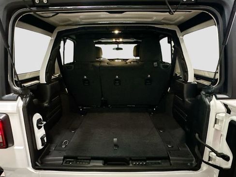 Used 2019 Jeep Wrangler Unlimited Sport S image 25