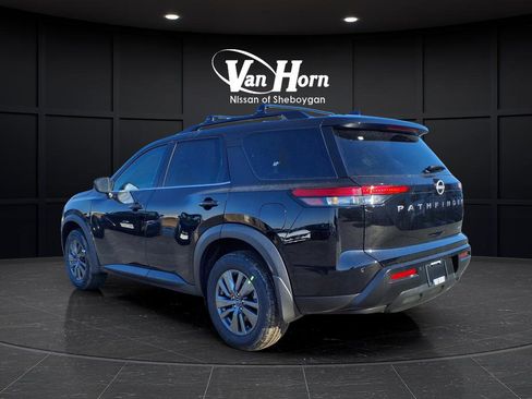 New 2026 Nissan Pathfinder SV image 4