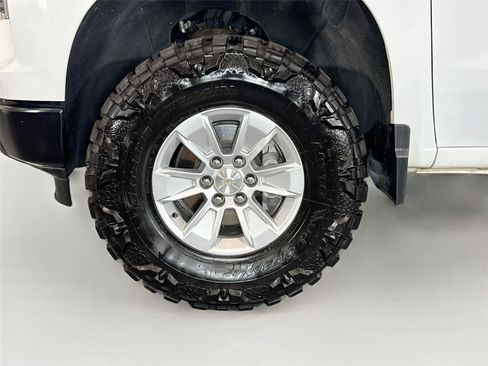 Used 2024 Chevrolet Silverado 1500 W/T w/ WT Value Package AWD/4WD image 30