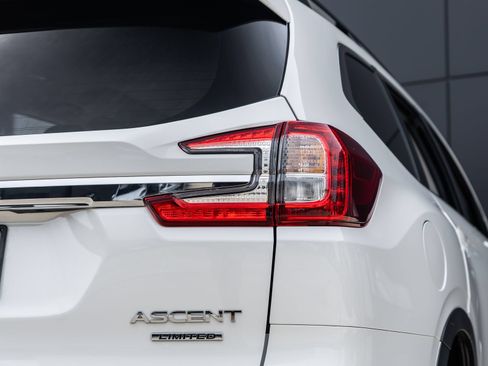 Used 2025 Subaru Ascent Limited AWD/4WD image 12