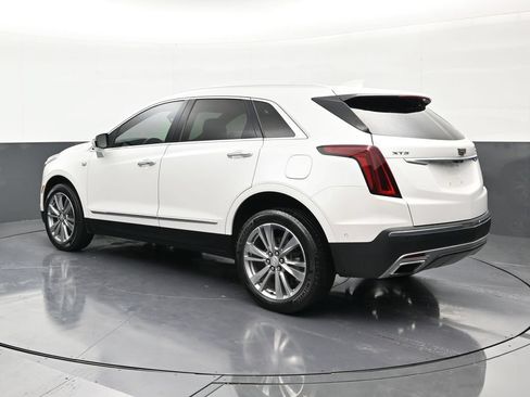Certified 2023 Cadillac XT5 Premium Luxury w/ Technology Package FWD image 3