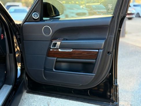 Used 2016 Land Rover Range Rover HSE image 11