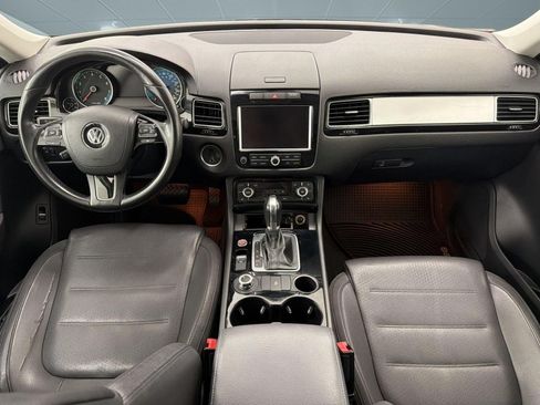 Used 2014 Volkswagen Touareg Sport AWD/4WD image 14