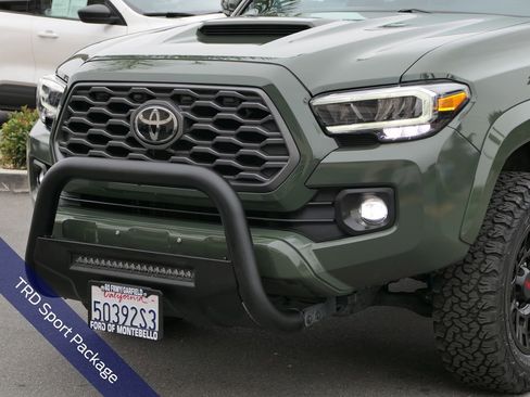 Used 2022 Toyota Tacoma TRD Sport w/ TRD Premium Sport Package RWD image 11