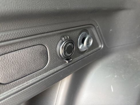 Used 2020 Subaru Forester Limited w/ Popular Package #3 image 32