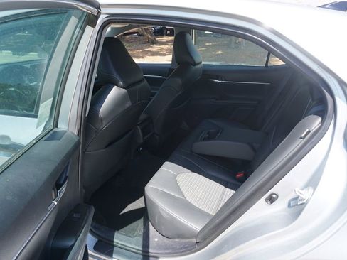 Used 2022 Toyota Camry SE FWD image 13