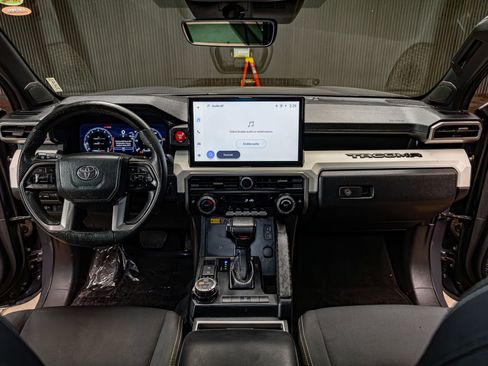 Used 2024 Toyota Tacoma TRD Off-Road image 15