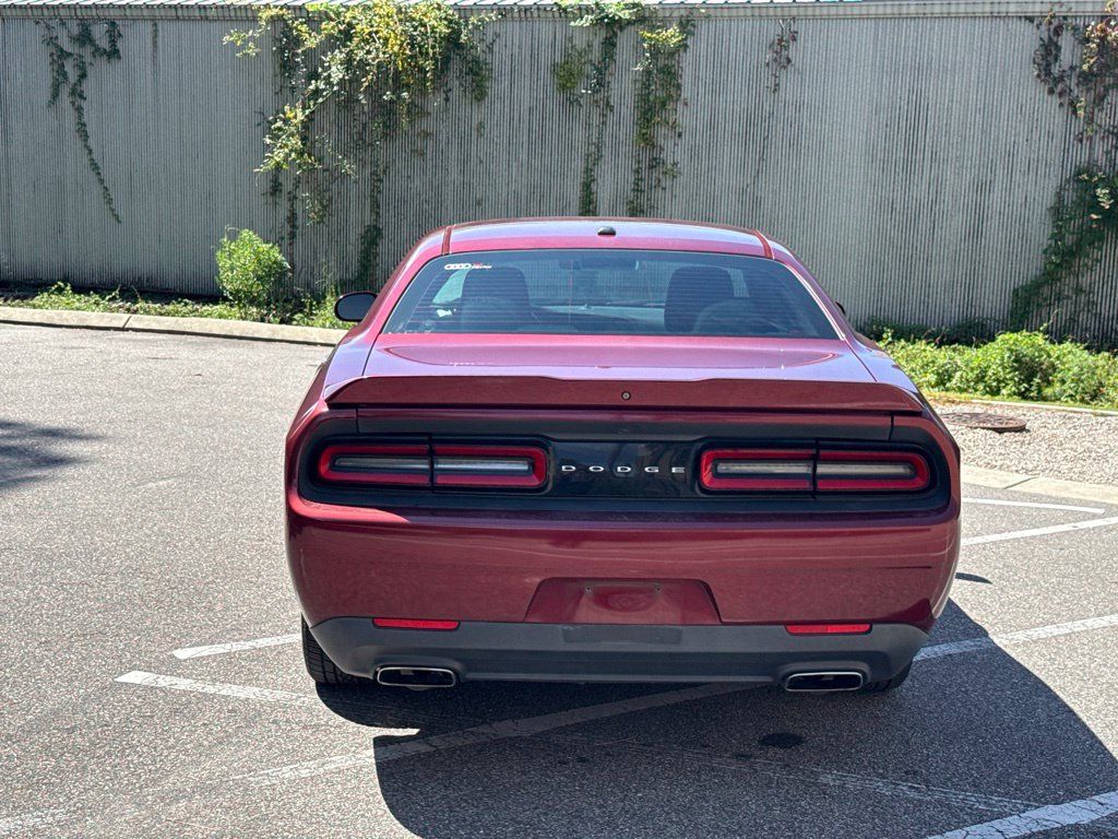 Used 2018 Dodge Challenger SXT RWD image 4