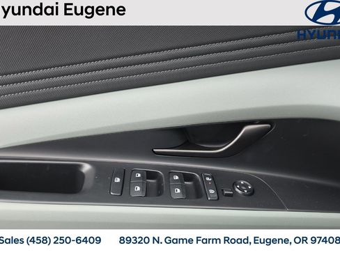 New 2025 Hyundai Elantra Limited image 12