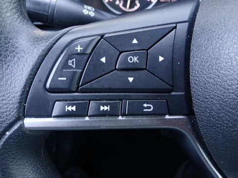 Used 2025 Nissan Sentra SV FWD image 11