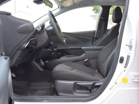Used 2021 Toyota Prius LE AWD/4WD image 10