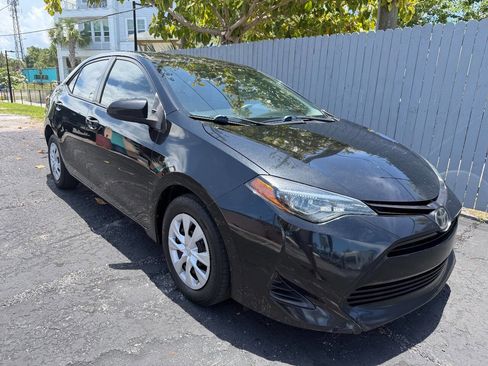 Used 2019 Toyota Corolla L FWD image 1