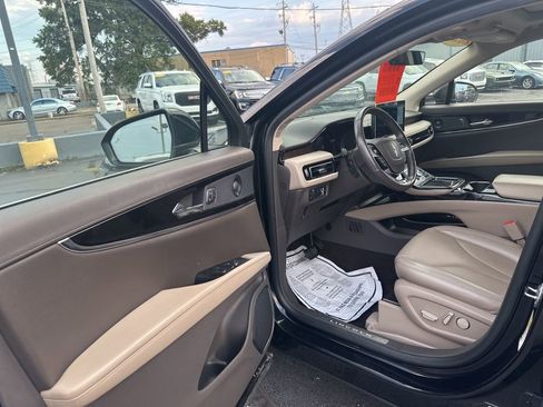 Used 2021 Lincoln Nautilus Reserve image 12