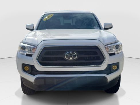 Used 2023 Toyota Tacoma SR5 AWD/4WD image 2