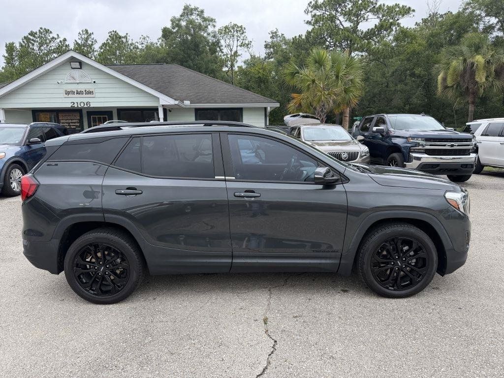 Used 2020 GMC Terrain SLE w/ Driver Convenience Package FWD image 4