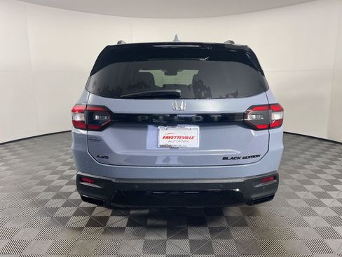 New 2026 Honda Pilot Black Edition image 4