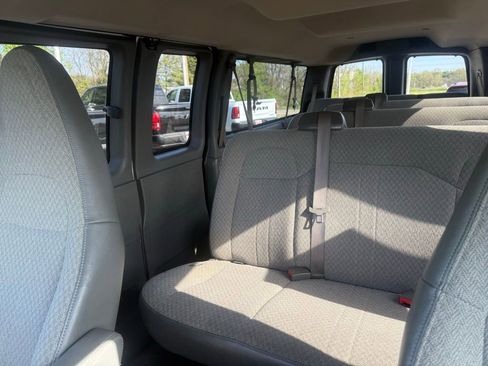 Used 2020 Chevrolet Express 3500 LT w/ LT Preferred Equipment Group RWD image 30