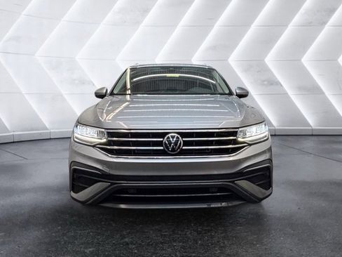 Certified 2022 Volkswagen Tiguan SE w/ Panoramic Sunroof Package image 2