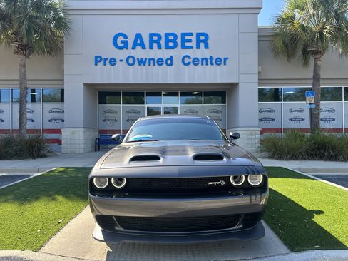 Used 2020 Dodge Challenger SRT Hellcat image 2