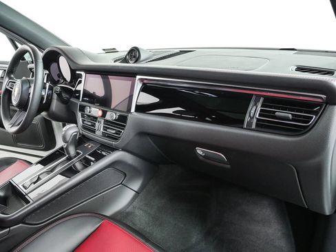 Certified 2023 Porsche Macan S AWD/4WD image 25