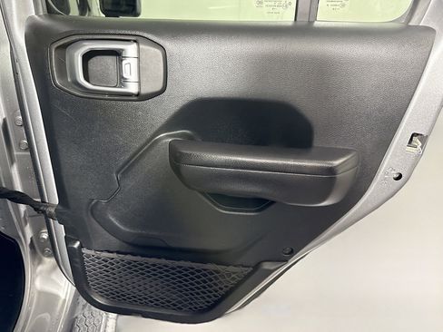 Used 2018 Jeep Wrangler Unlimited Sport S image 28