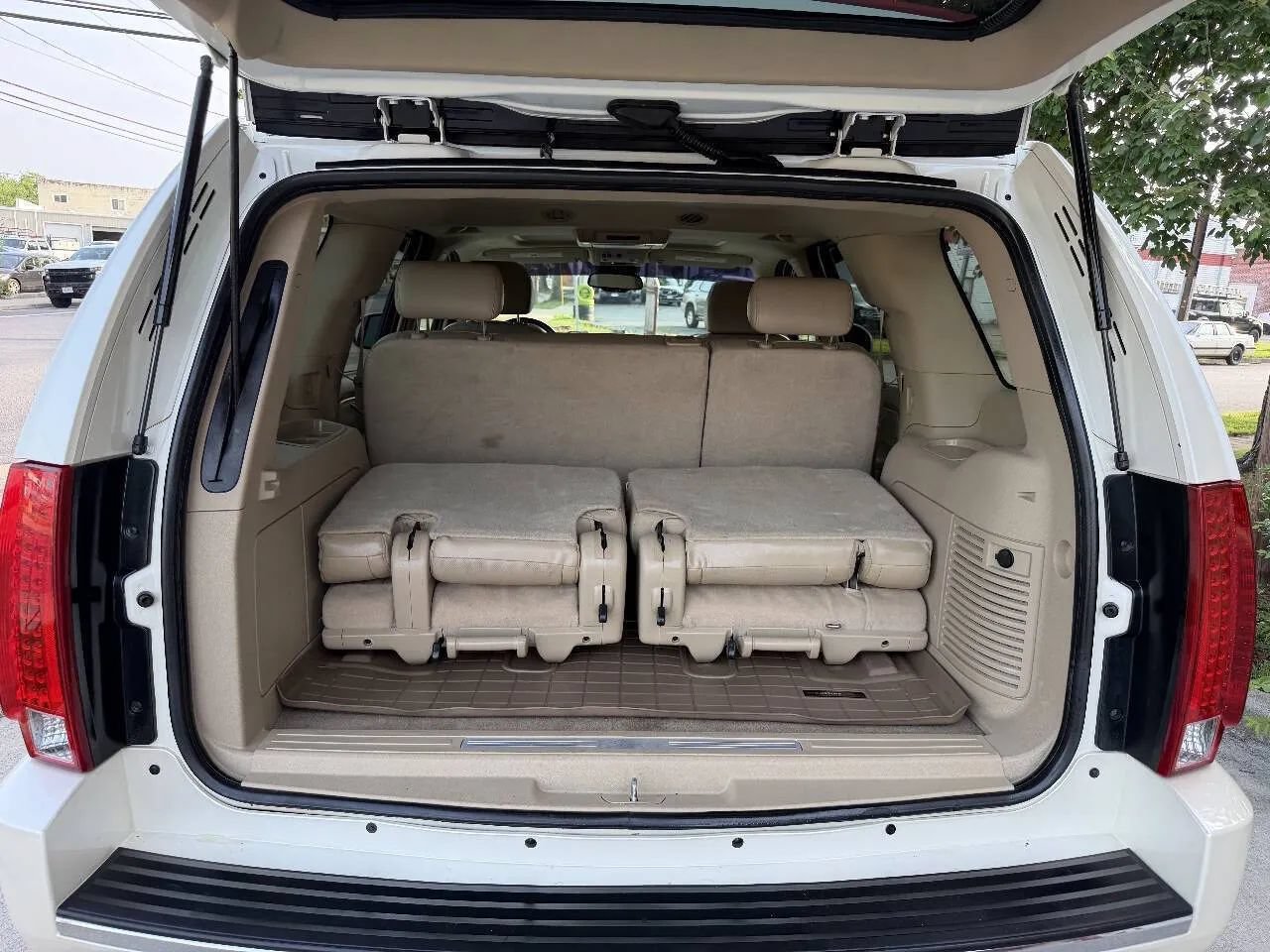 Used 2009 Cadillac Escalade 4WD Hybrid image 44